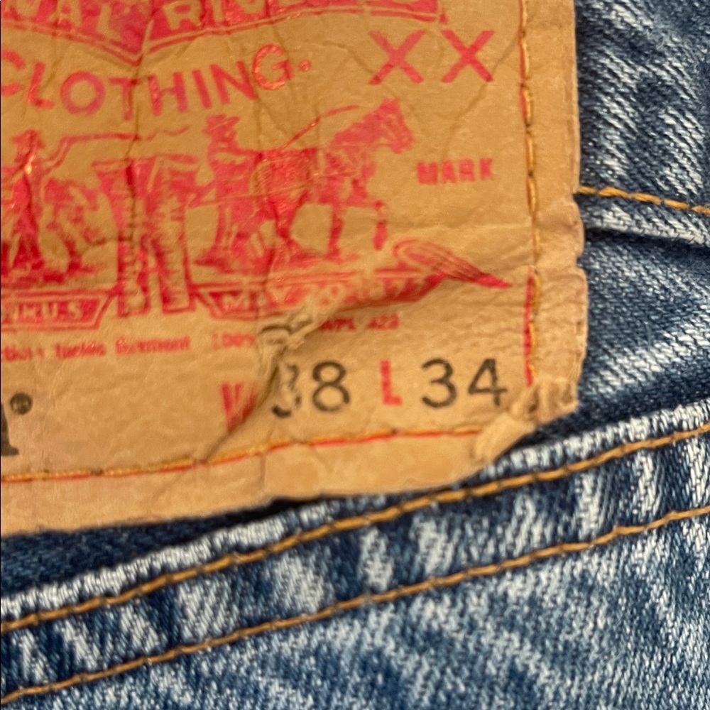 Vintage red tab Levi's Straight Leg Faded Blue Jeans - Picture 3 of 6
